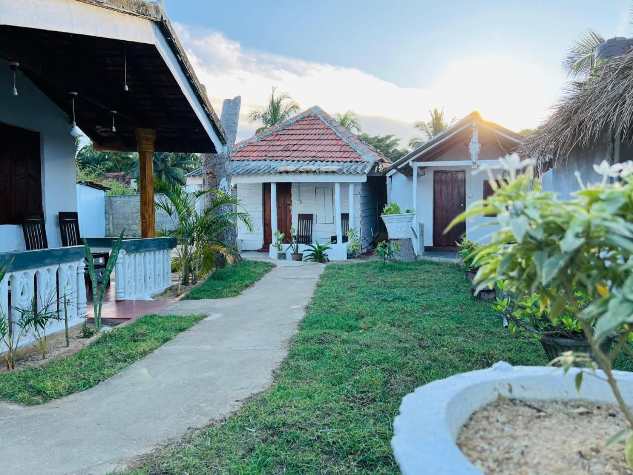 Little Fairy Home B&B Vịnh Arugam Ngoại thất bức ảnh