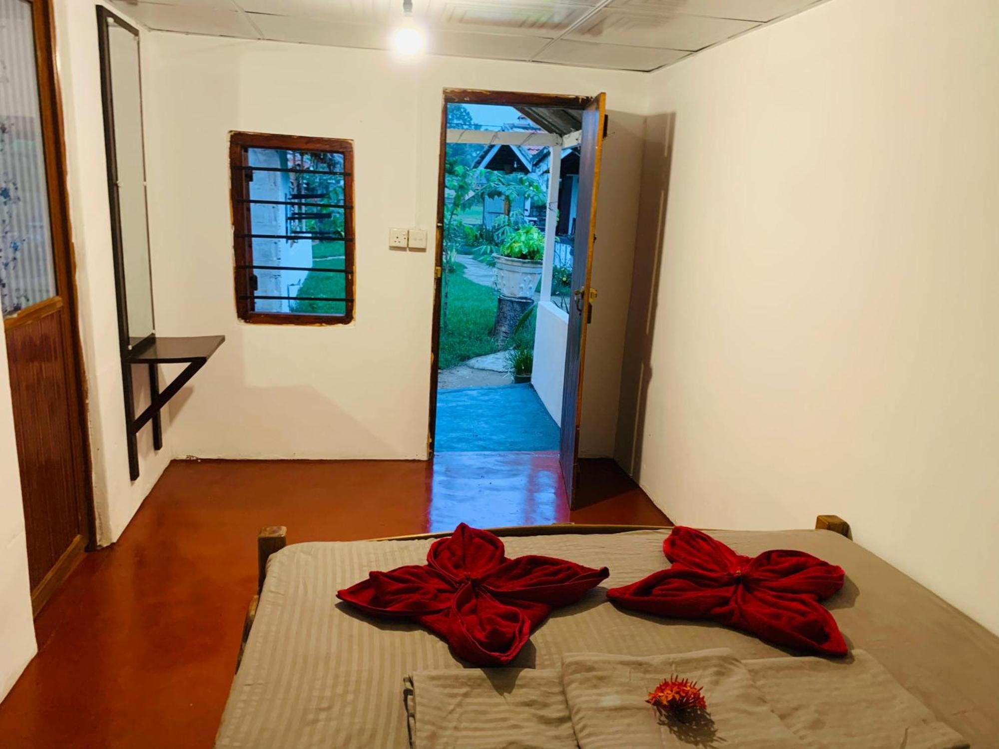 Little Fairy Home B&B Vịnh Arugam Ngoại thất bức ảnh