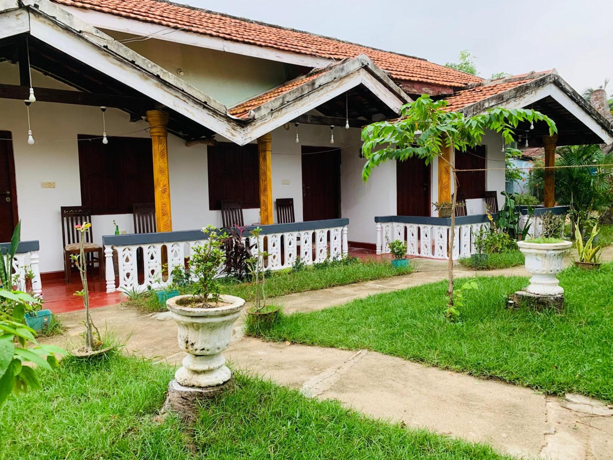 Little Fairy Home B&B Vịnh Arugam Ngoại thất bức ảnh