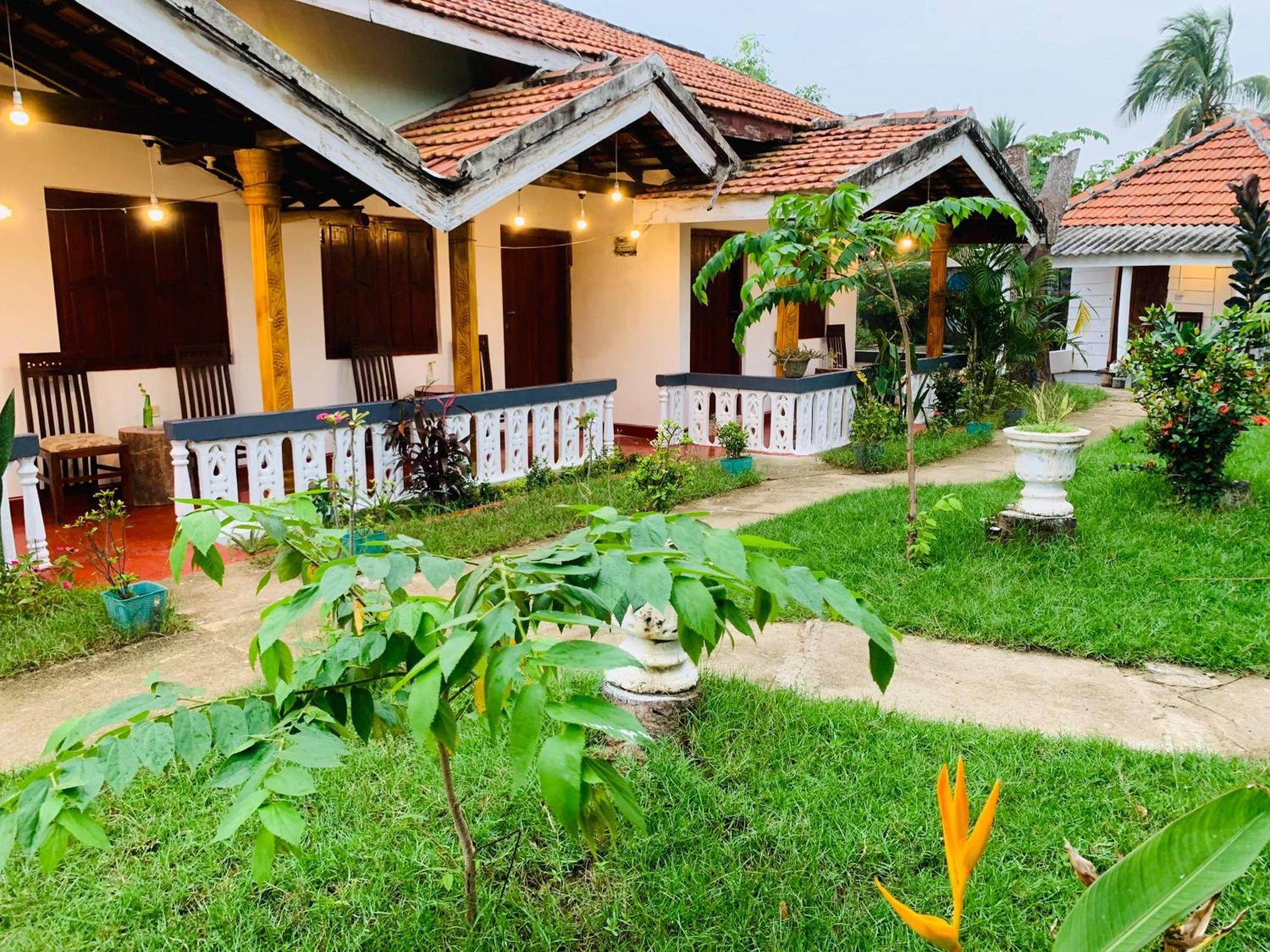 Little Fairy Home B&B Vịnh Arugam Ngoại thất bức ảnh