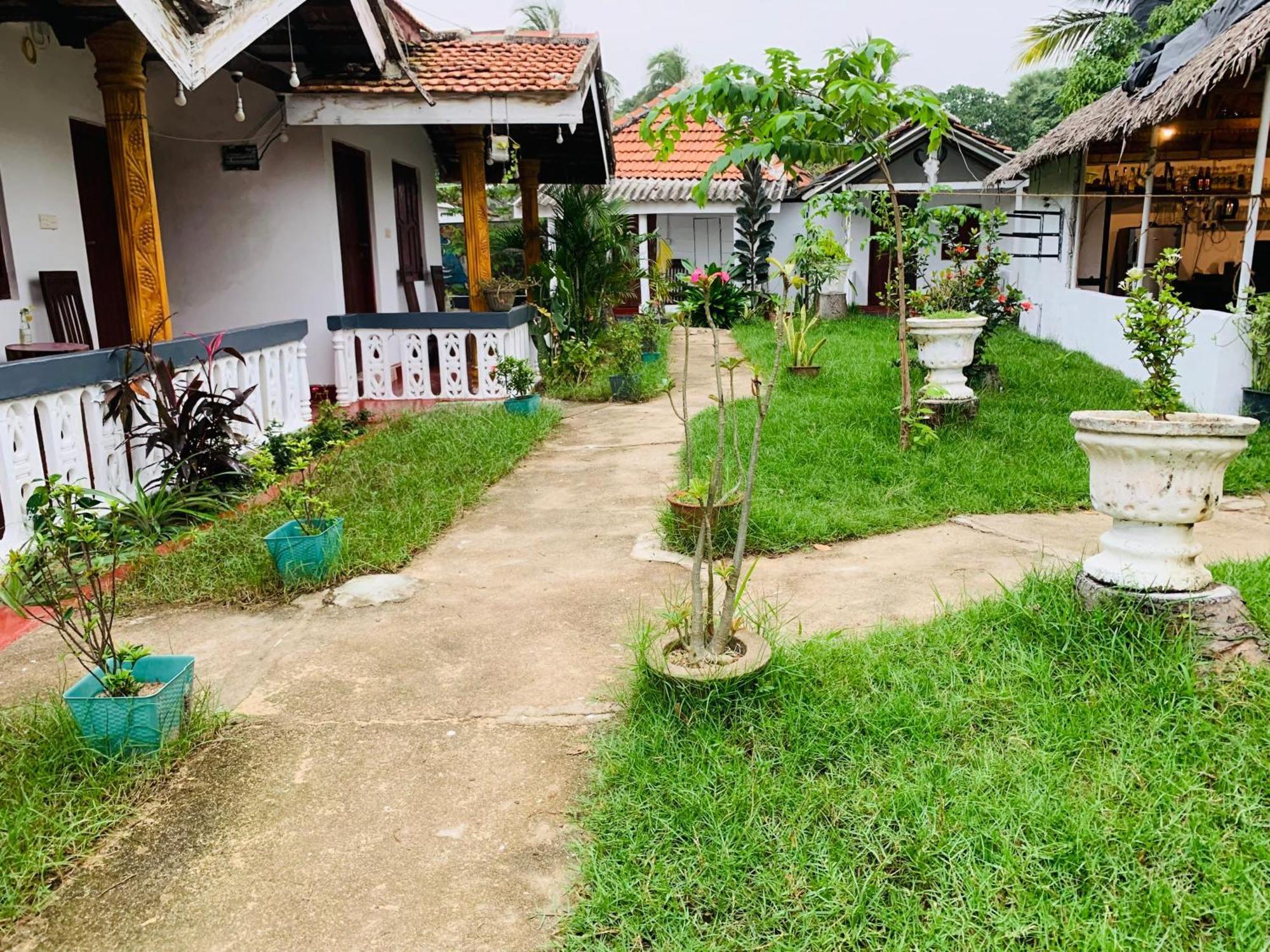 Little Fairy Home B&B Vịnh Arugam Ngoại thất bức ảnh